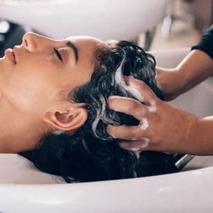 Ionela Colorist/hairstilist