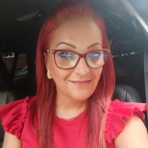 Sabina Sime ( Nina )