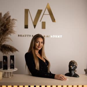 Madalina Cazacu LashTrainer