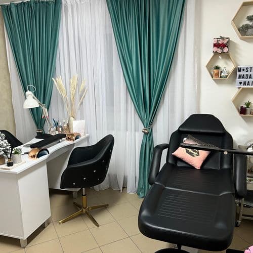 M studio Nails & Barber