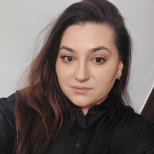 Nails by Rebeca Alina Stan